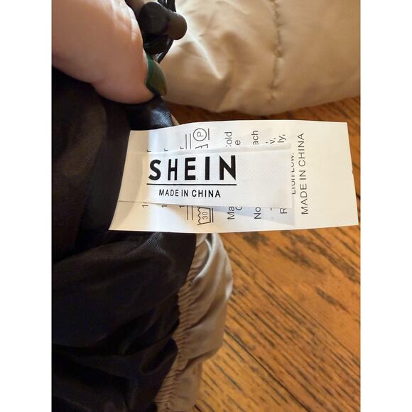 Shein Jacket Womens Large Beige Puffer Coat Zip Front Quilted Cropped Hem Warm - Picture 5 of 9